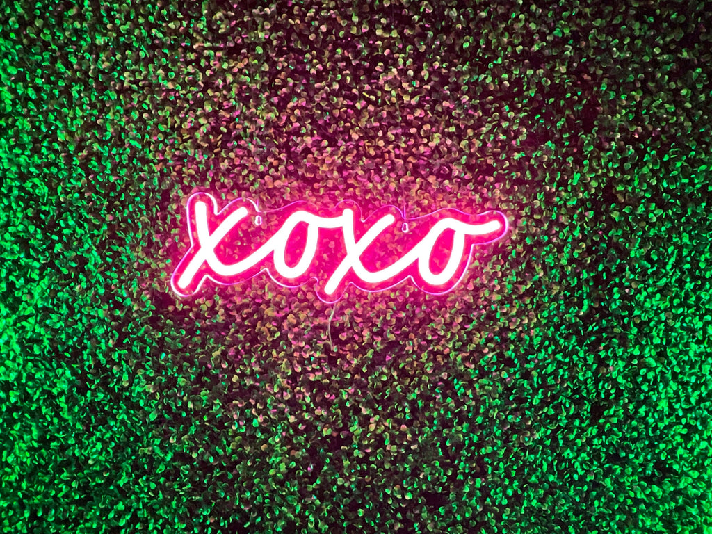 XoXo Neon Sign - Hugs and Kisses Neon Light - Wedding, Anniversary, Valentines Gift